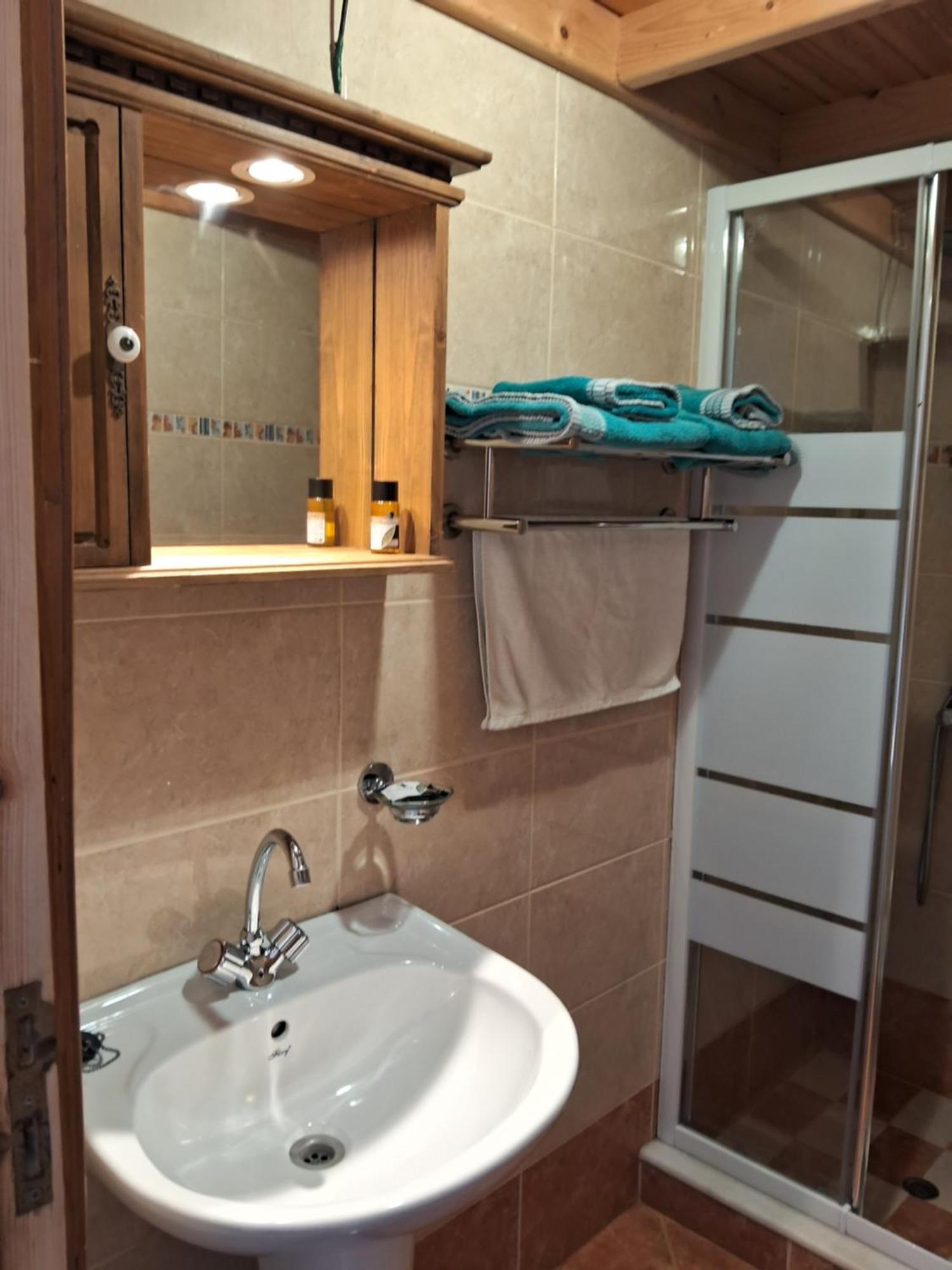 Anemos Guest House Karpathos Olympos  Ngoại thất bức ảnh
